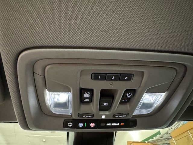 2019 GMC Sierra 1500 SLT Crew Cab Short Box 4WD - 23049562 - 21