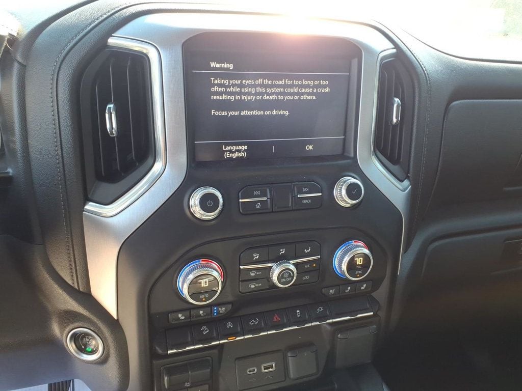 GMC Sierra photo 10