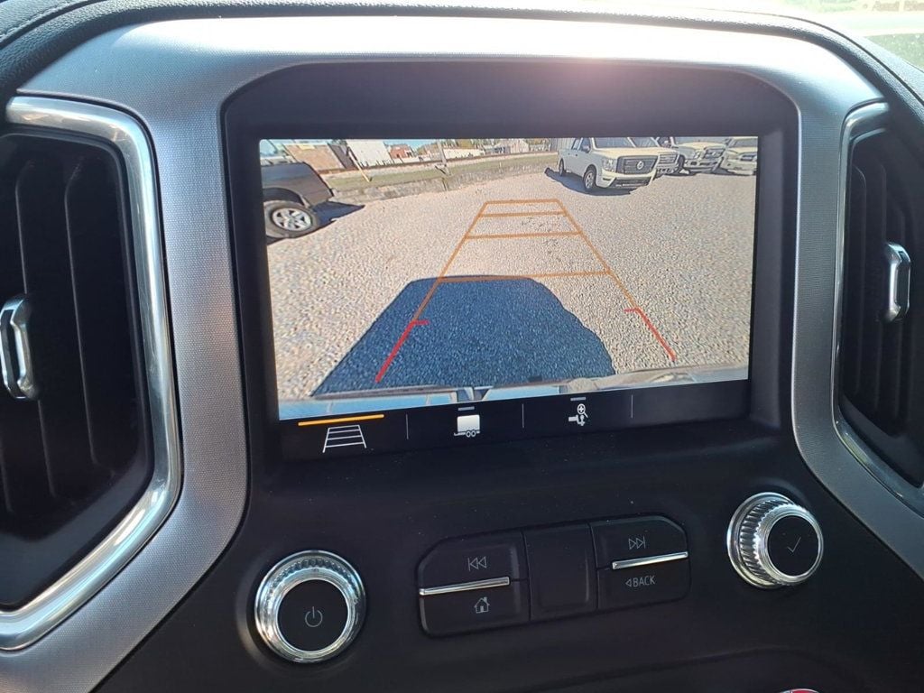 GMC Sierra photo 11