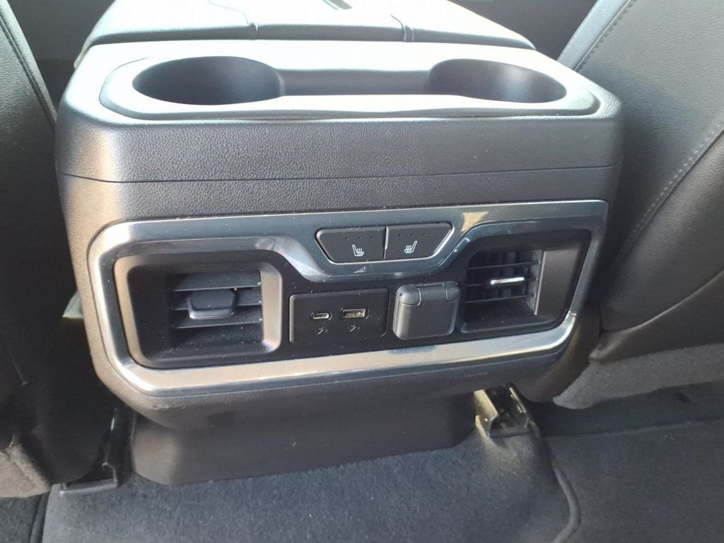 GMC Sierra photo 16