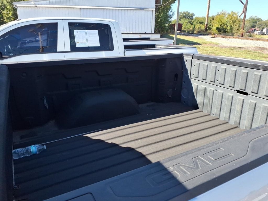 GMC Sierra photo 17