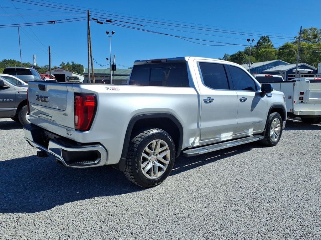GMC Sierra photo 2