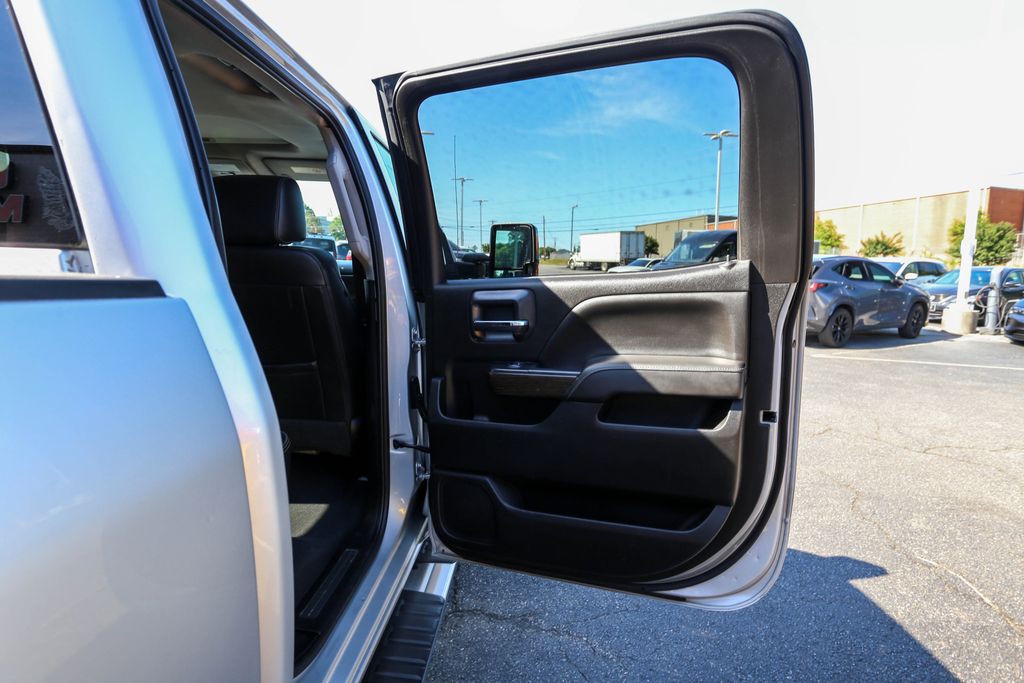 2019 GMC Sierra 2500HD 4WD Crew Cab 153.7" Denali - 22968555 - 22