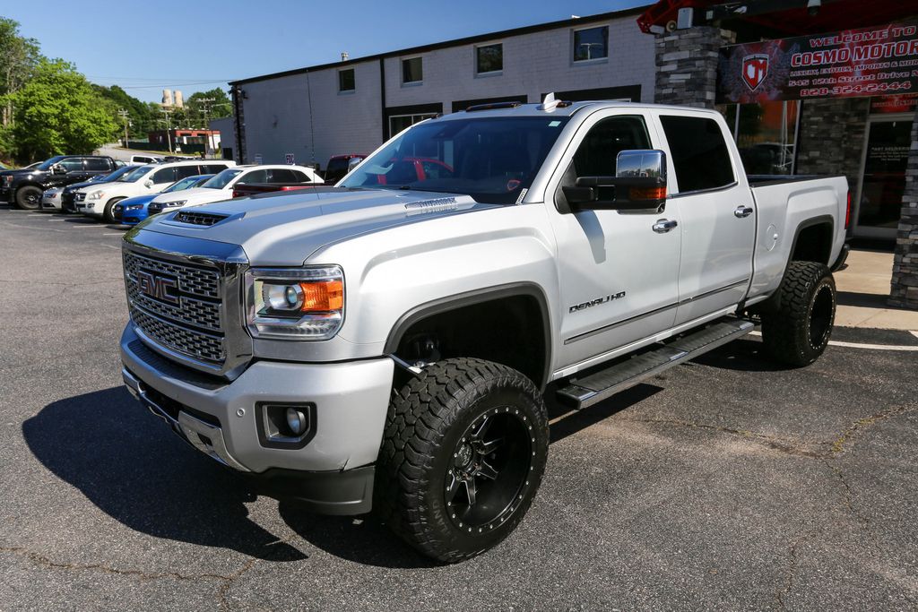 2019 GMC Sierra 2500HD 4WD Crew Cab 153.7" Denali - 22968555 - 2
