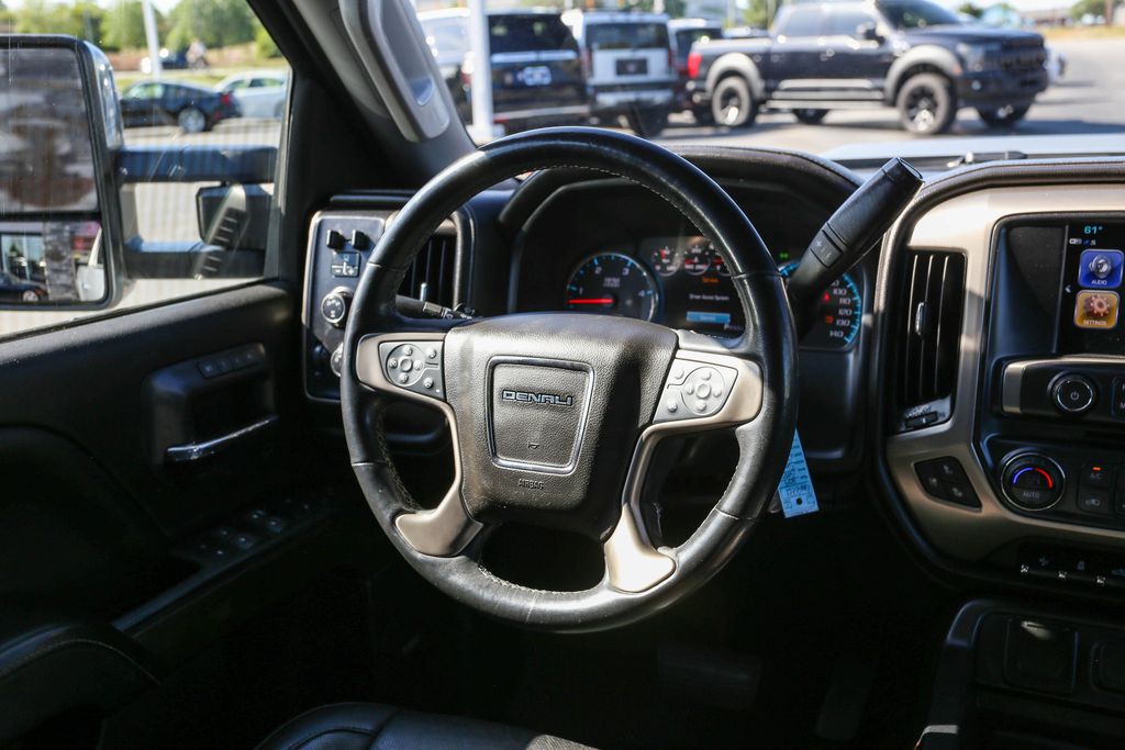 2019 GMC Sierra 2500HD 4WD Crew Cab 153.7" Denali - 22968555 - 3