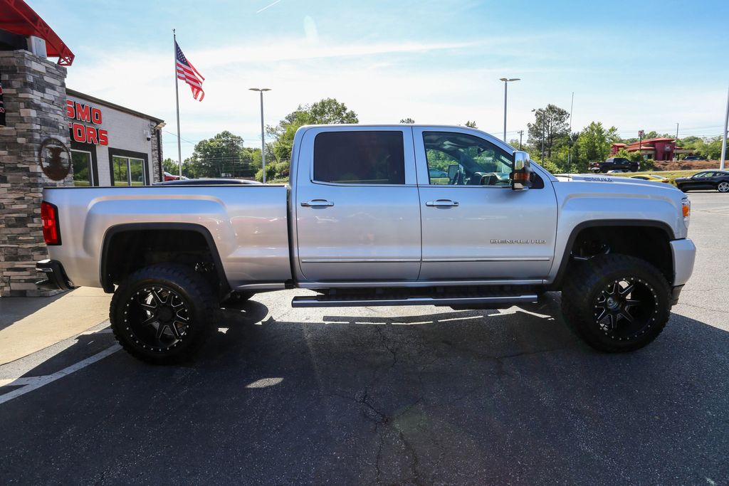 2019 GMC Sierra 2500HD 4WD Crew Cab 153.7" Denali - 22968555 - 5