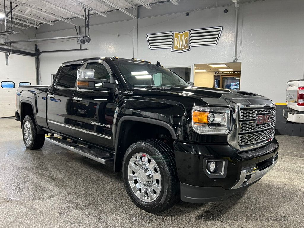 2019 GMC Sierra 3500HD 4WD Crew Cab 153.7" Denali - 22267465 - 0