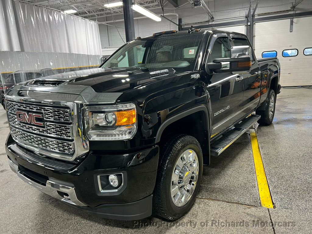 2019 GMC Sierra 3500HD 4WD Crew Cab 153.7" Denali - 22267465 - 11