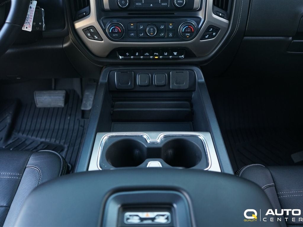 2019 GMC Sierra 3500HD 4WD Crew Cab 167.7" Denali - 23008015 - 19