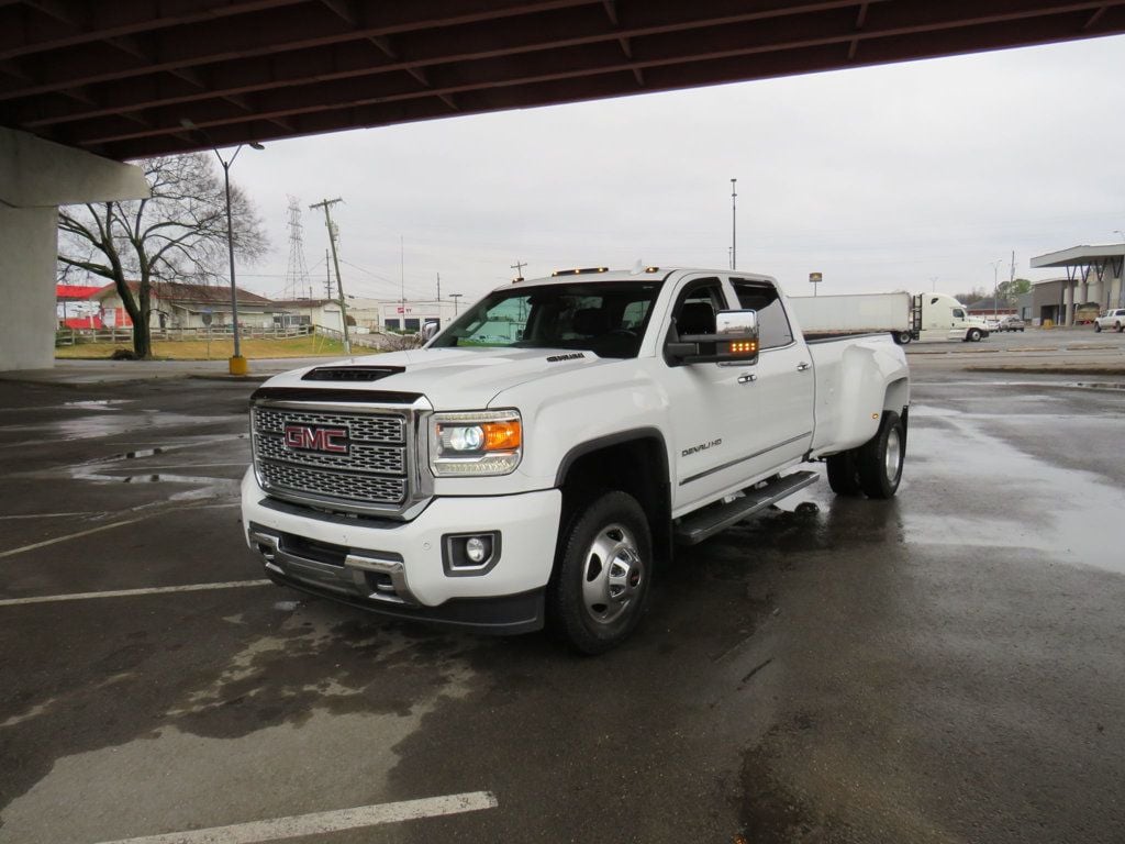 2019 GMC Sierra 3500HD 4WD Crew Cab 167.7" Denali - 22709116 - 4