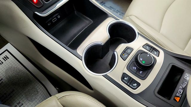 2019 GMC Terrain 4dr Denali w/ Skyscape Power Sunroof & Advanced Safety Pkg - 22996180 - 16