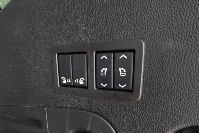 2019 GMC YUKON DENALI - 22940768 - 19