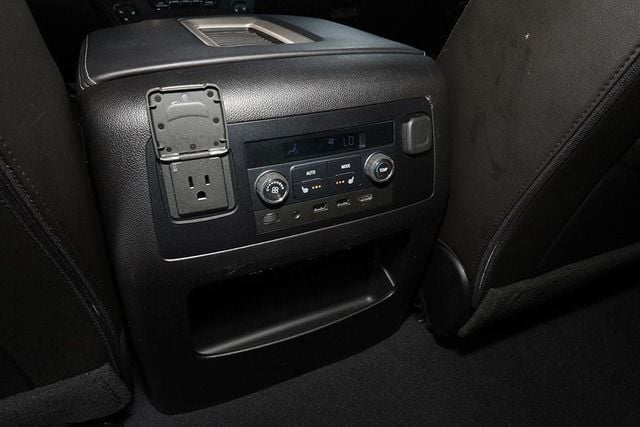 2019 GMC YUKON DENALI - 22940768 - 38