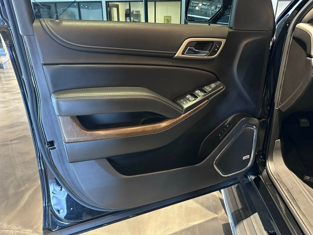 2019 GMC Yukon XL LocalTrade/4WD/DenaliUltimate/MoonRoof/RearSeatEntertainment/NAV - 22771915 - 9