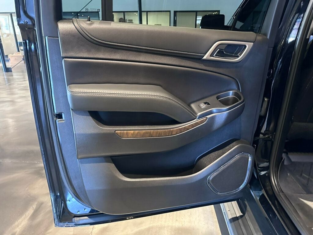 2019 GMC Yukon XL LocalTrade/4WD/DenaliUltimate/MoonRoof/RearSeatEntertainment/NAV - 22771915 - 17