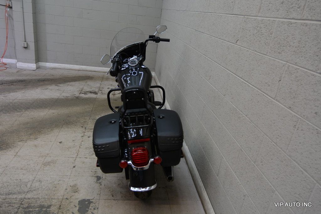 2019 HARLEY DAVIDSON FLHCS  - 23024789 - 18