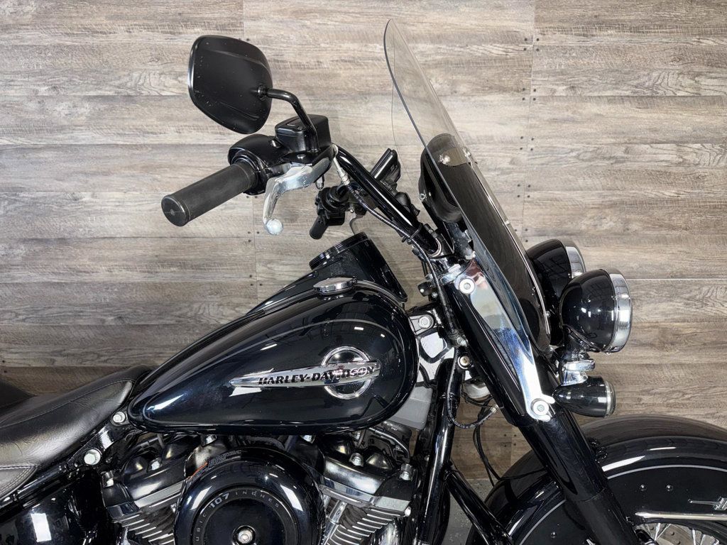 2019 Harley-Davidson FLHC Heritage Classic SUPER CLEAN! - 23014995 - 3