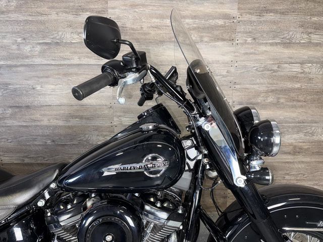 2019 Harley-Davidson FLHC Heritage Classic SUPER CLEAN! - 23014995 - 3
