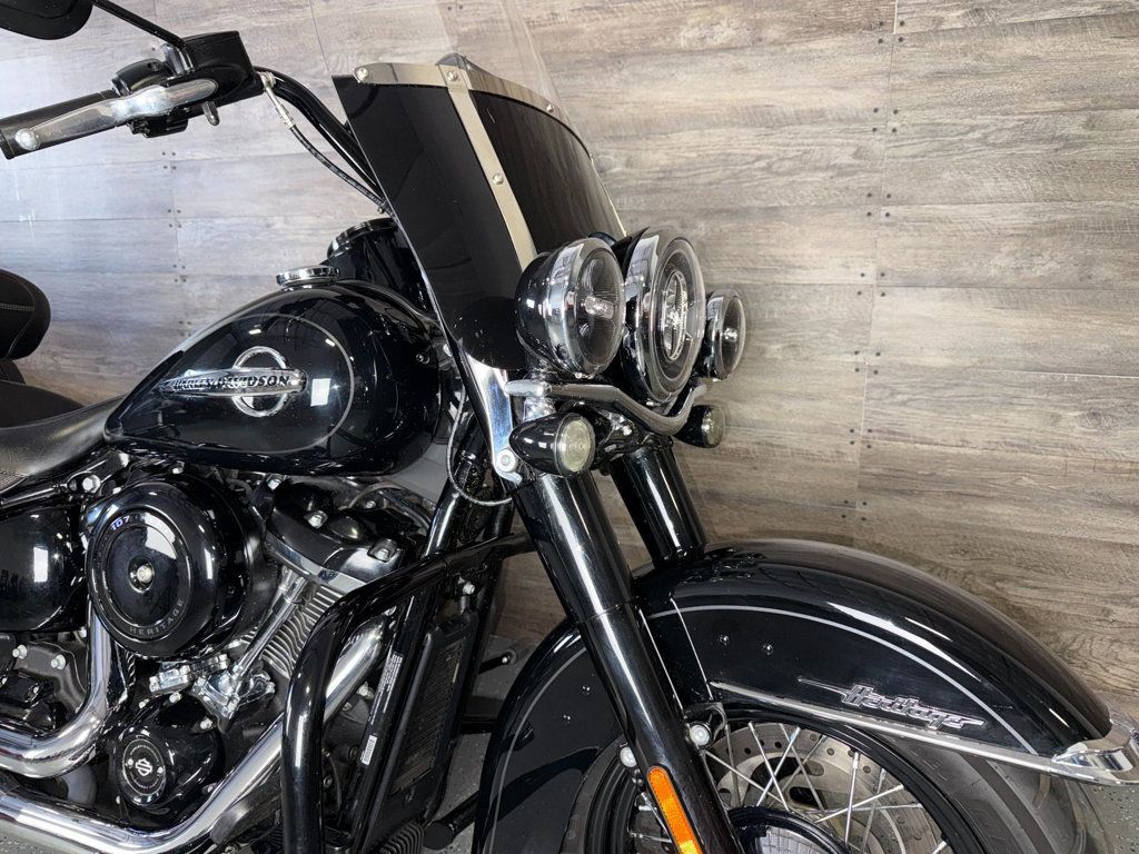 2019 Harley-Davidson FLHC Heritage Classic SUPER CLEAN! - 23014995 - 4
