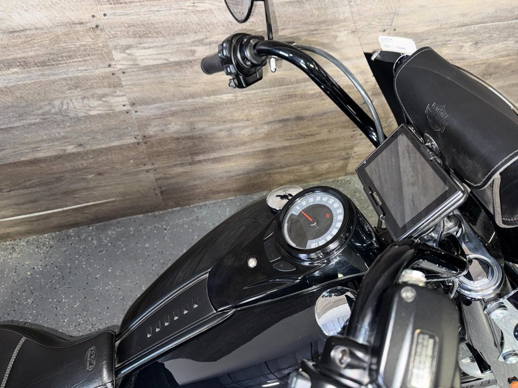 2019 Harley-Davidson FLHC Heritage Classic SUPER CLEAN! - 23014995 - 6