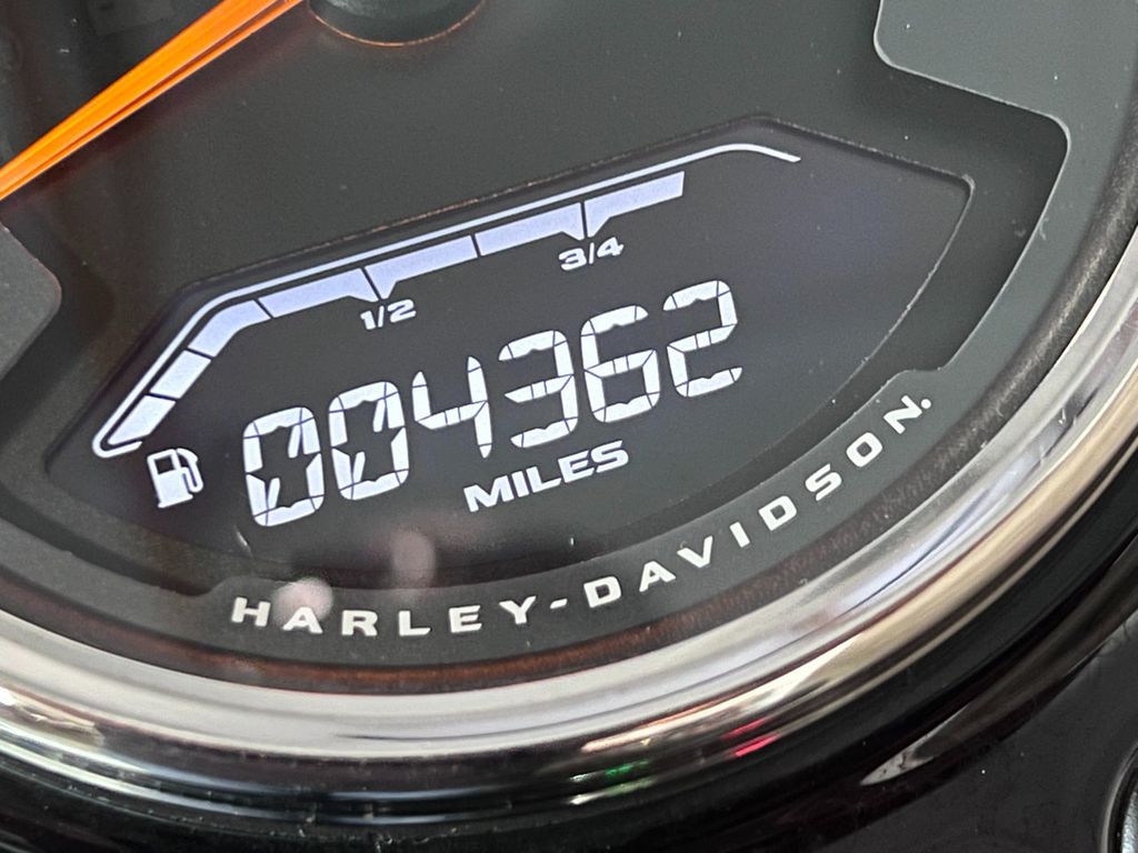 2019 Harley-Davidson FLHCS Heritage Classic 114 One Owner! - 21545414 - 9