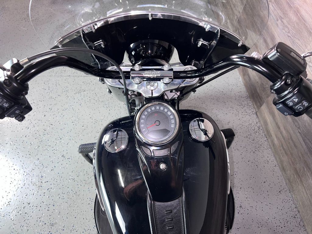2019 Harley-Davidson FLHCS Heritage Classic 114 One Owner! - 21545414 - 13