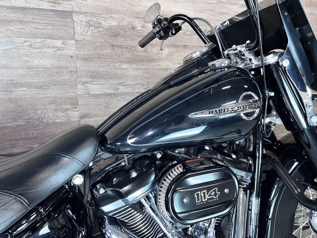 2019 Harley-Davidson FLHCS Heritage Classic 114 One Owner! - 21545414 - 6