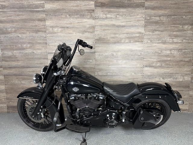 2019 Harley-Davidson FLHCS Heritage Classic 114 SUPER CLEAN! - 22979386 - 10
