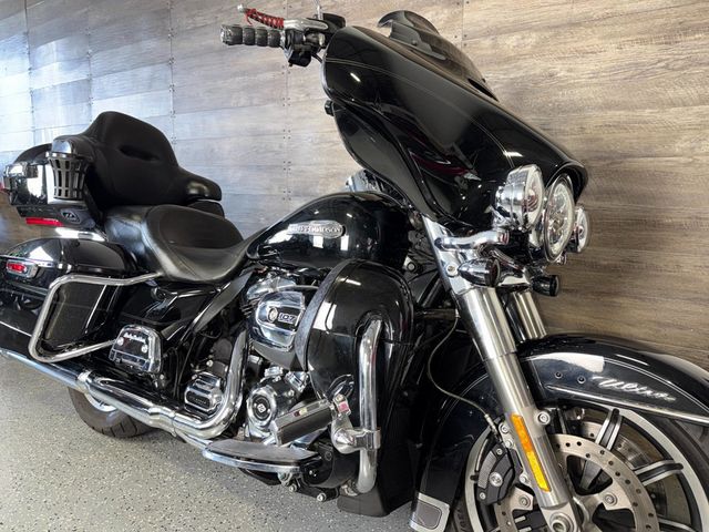2019 Harley-Davidson FLHTCU Electra Glide Ultra Classic One Owner! - 22990846 - 1