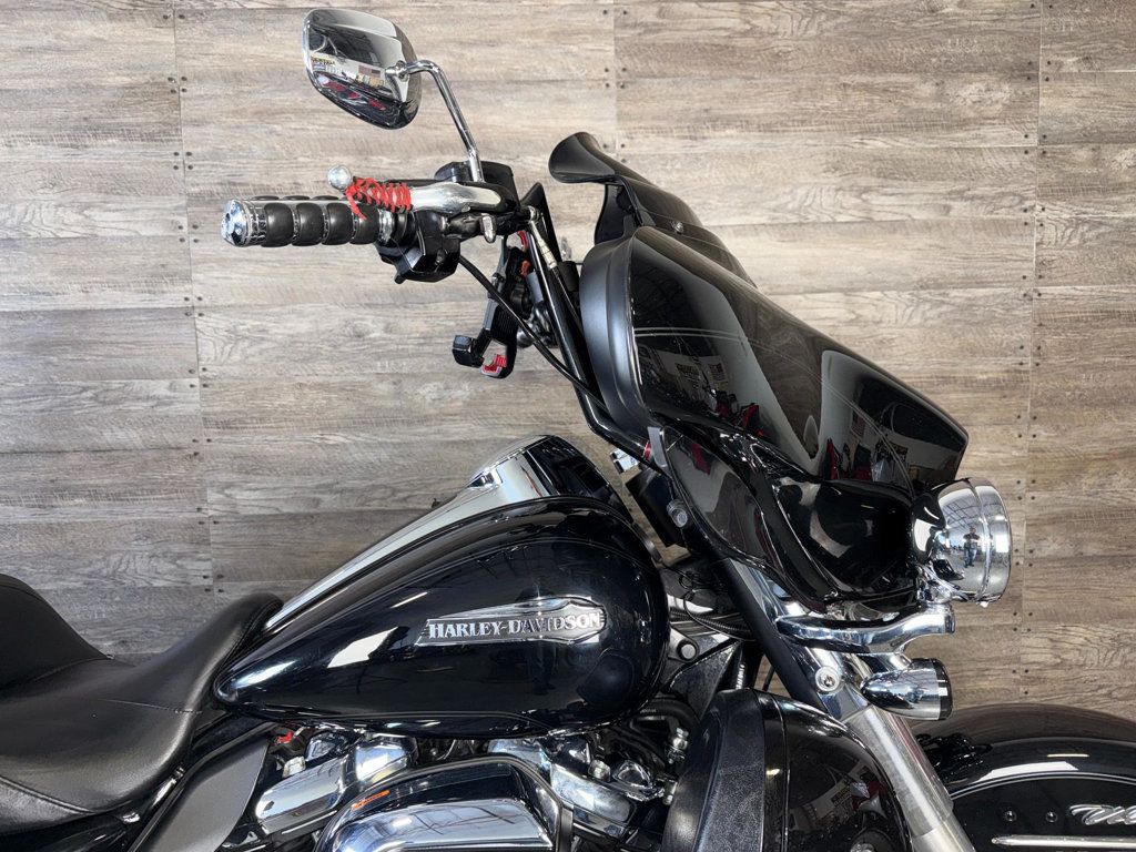 2019 Harley-Davidson FLHTCU Electra Glide Ultra Classic One Owner! - 22990846 - 3