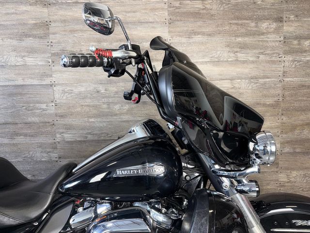 2019 Harley-Davidson FLHTCU Electra Glide Ultra Classic One Owner! - 22990846 - 3