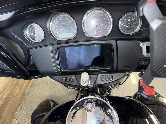 2019 Harley-Davidson FLHTCU Electra Glide Ultra Classic One Owner! - 22990846 - 7