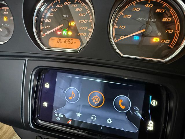 2019 Harley-Davidson FLHTCUTG Triglide Ultra Classic LOW MILES! - 23010992 - 9