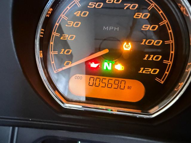 2019 Harley-Davidson FLHTCUTG Triglide Ultra Classic LOW MILES! - 23010992 - 10