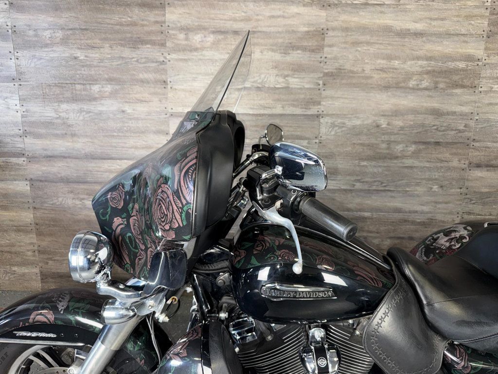 2019 Harley-Davidson FLHTCUTG Triglide Ultra Classic LOW MILES! - 23010992 - 12