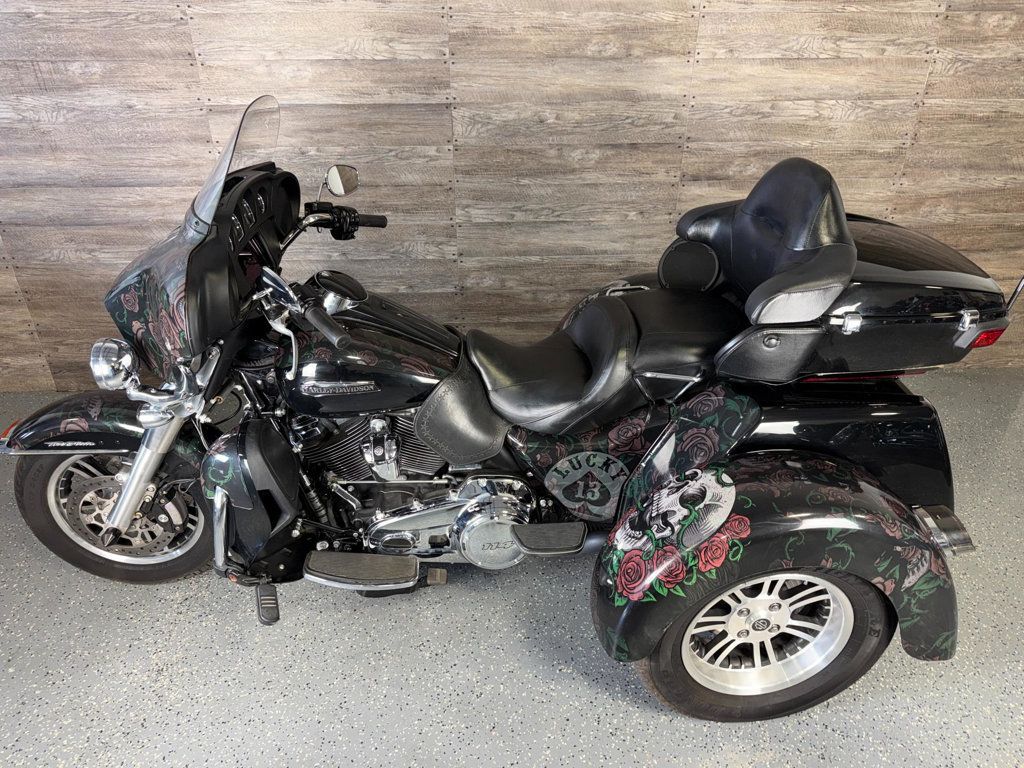 2019 Harley-Davidson FLHTCUTG Triglide Ultra Classic LOW MILES! - 23010992 - 15