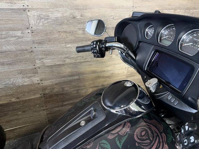 2019 Harley-Davidson FLHTCUTG Triglide Ultra Classic LOW MILES! - 23010992 - 5