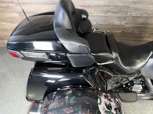 2019 Harley-Davidson FLHTCUTG Triglide Ultra Classic LOW MILES! - 23010992 - 6