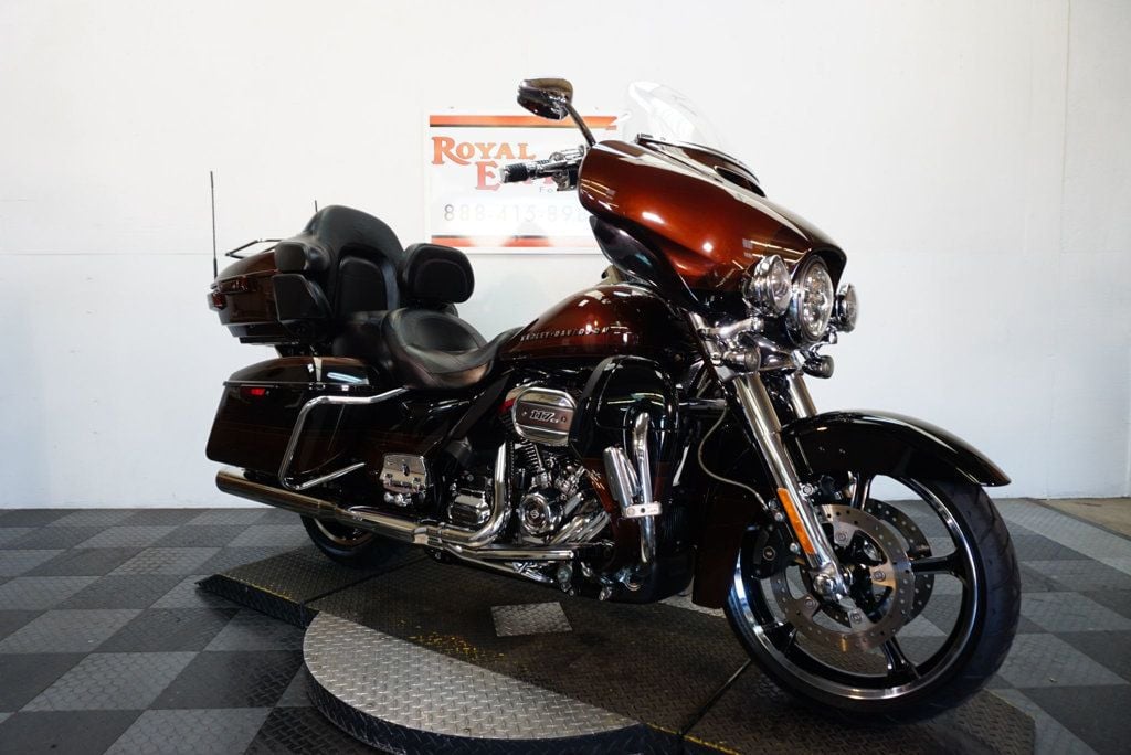 2019 Harley-Davidson FLHTKSE CVO LIMITED SERVICED WARRANTY!!! - 22637845 - 4