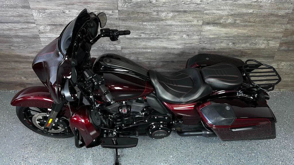 2019 Harley-Davidson FLHXSE CVO Street Glide LOW MILES! - 22380928 - 15