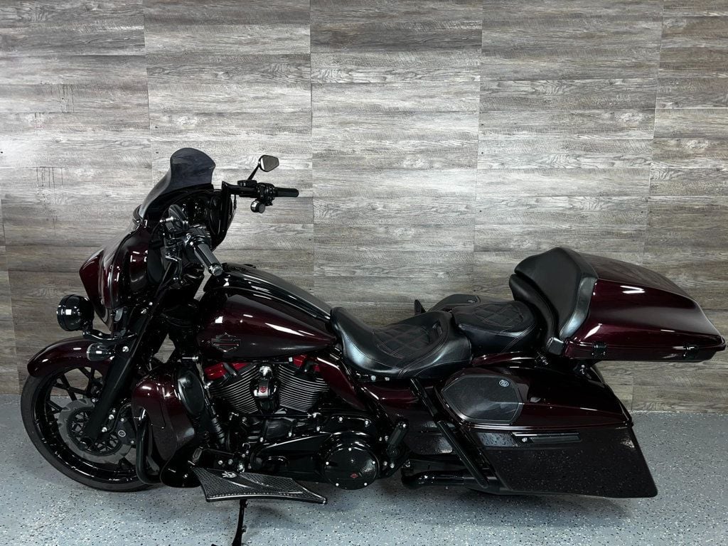 2019 Harley-Davidson FLHXSE CVO Street Glide SUPER CLEAN! - 22581071 - 11