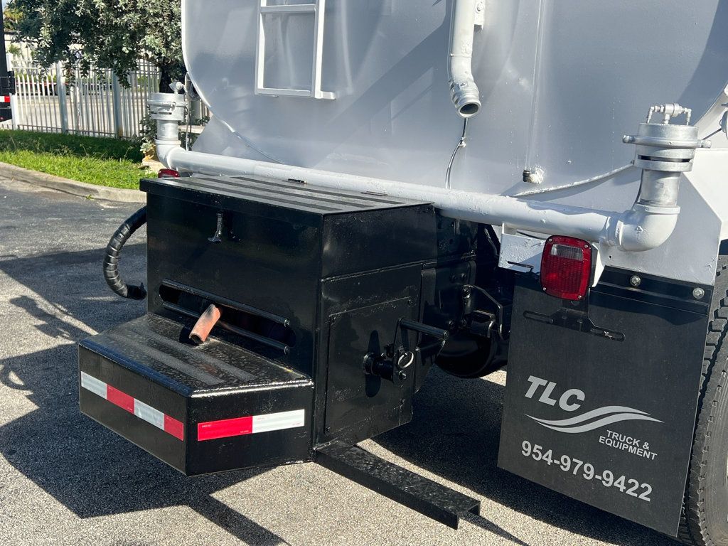 2019 HINO 338 w/ Valew 2000 Gallon Steel Water Tank & Sprayers - 23072384 - 12