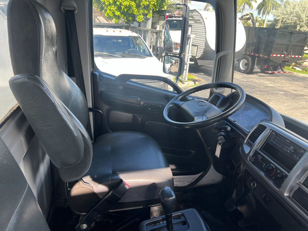 2019 HINO 338 w/ Valew 2000 Gallon Steel Water Tank & Sprayers - 23072384 - 23
