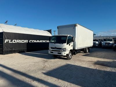 2019 HINO XJC740 / XFC740  24' Box Truck - JHHSDM2H3KK009559