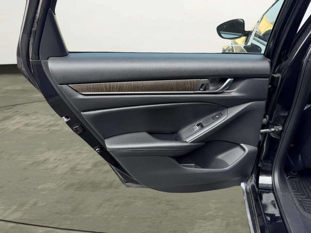2019 Honda Accord Hybrid Touring Sedan - 23059581 - 22