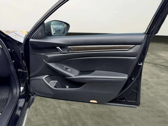 2019 Honda Accord Hybrid Touring Sedan - 23059581 - 28