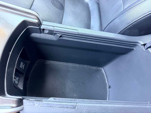 2019 Honda Accord Hybrid Touring Sedan - 23059581 - 48