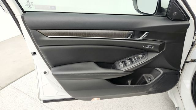 2019 Honda Accord Hybrid Touring Sedan - 22952606 - 10