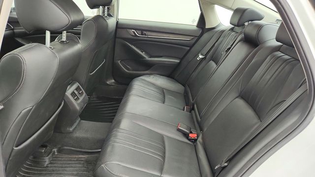 2019 Honda Accord Hybrid Touring Sedan - 22952606 - 19