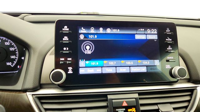 2019 Honda Accord Hybrid Touring Sedan - 22957576 - 17